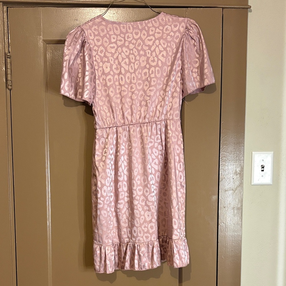 Elegant Pink Leopard Print Wrap Dress size small - Picture 2 of 2